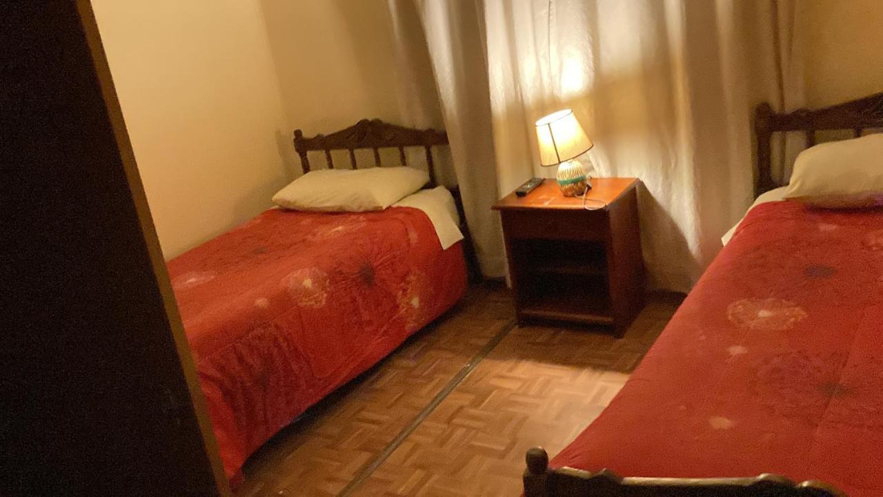 Hostal Hellen プエルト・ナタレス エクステリア 写真