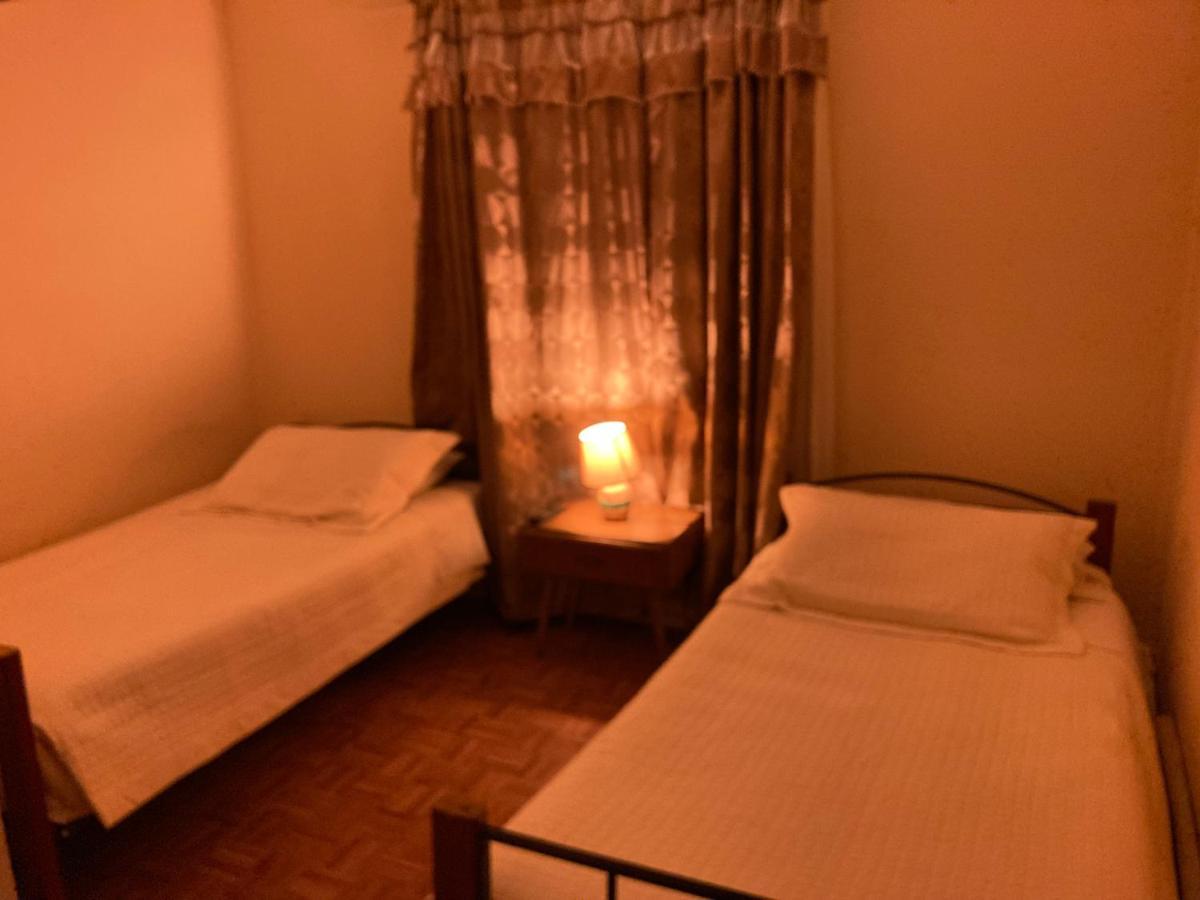 Hostal Hellen プエルト・ナタレス エクステリア 写真